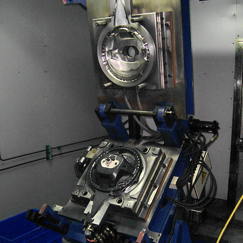 Линия по производству пены для рулевого колеса автомобиля